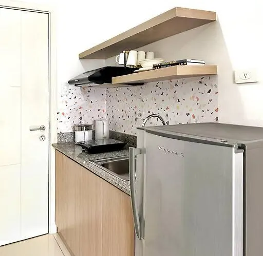 1-bedroom In Piñas In Sm Southmall *